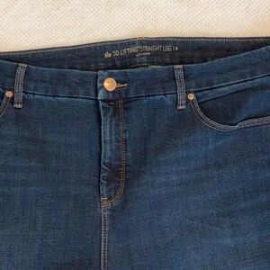 Dark rinse so lifting straight leg